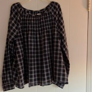 Black & White oversized blouse with ribbing/gathers at bodice & eyelet closure